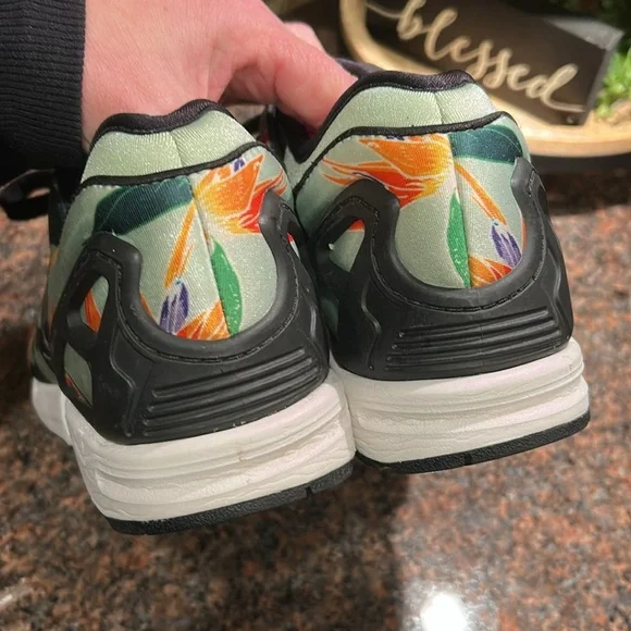 GUC adidas Originals ZX Flux Tropical
Running Sneaker(size 8 men’s) 9.5 women’s - Picture 6 of 10